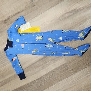 Size 3/6month nwt tbbc zipper footie